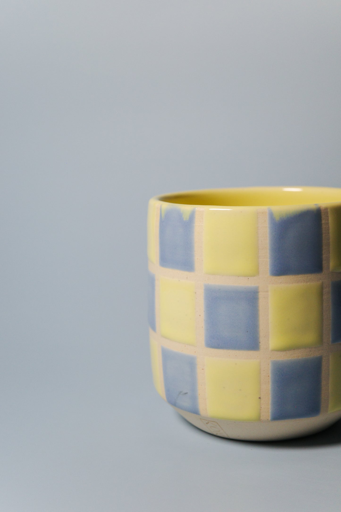 Angled Cup (Checkered Yellow/Blue)