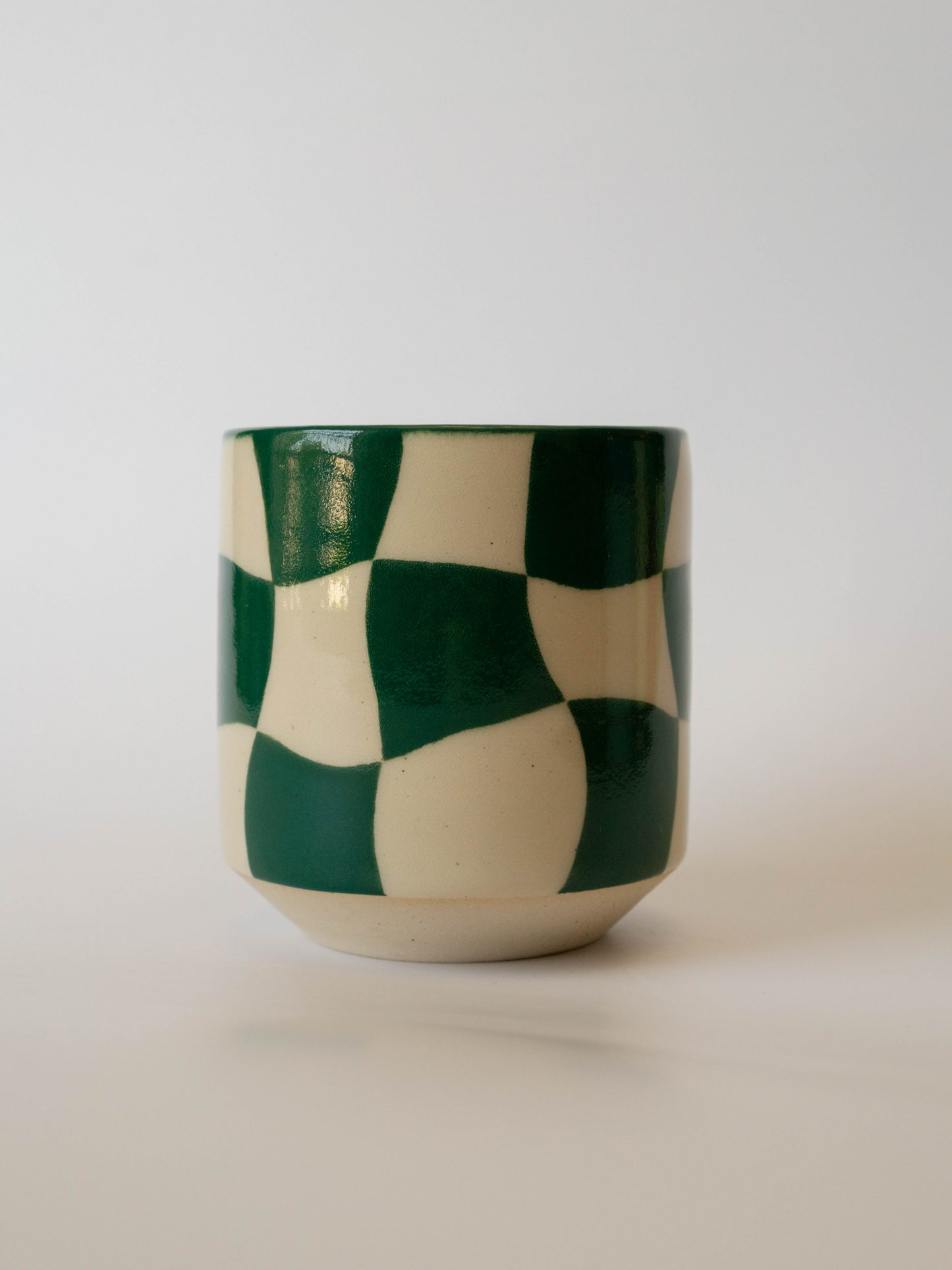 angled cup (patterned)