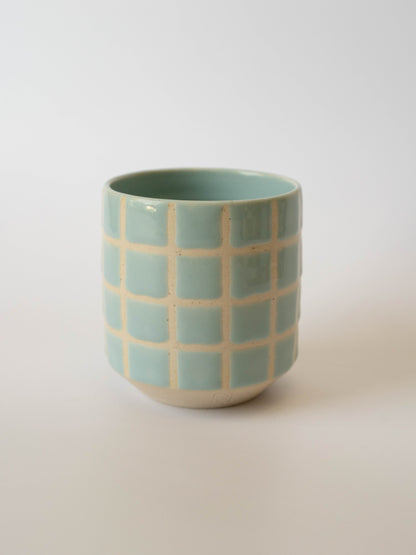 angled cup (patterned)