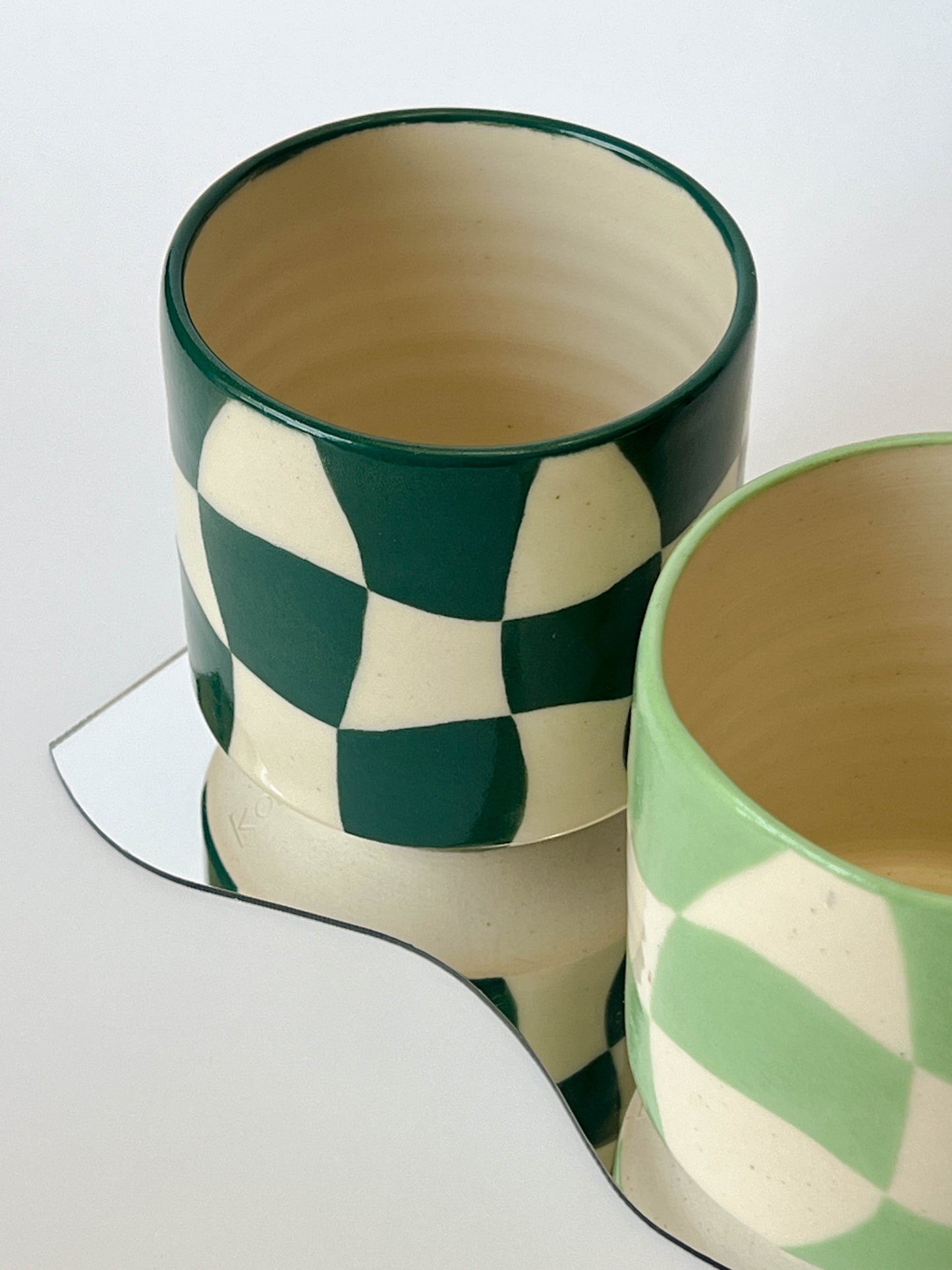 angled cup (patterned)