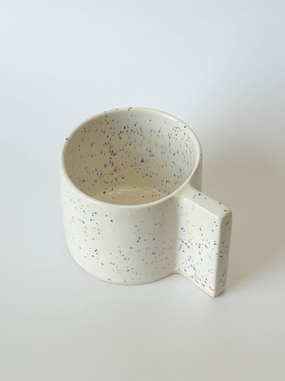 mug (speckled white)