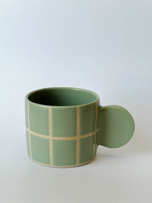 mug (checkered avocado)