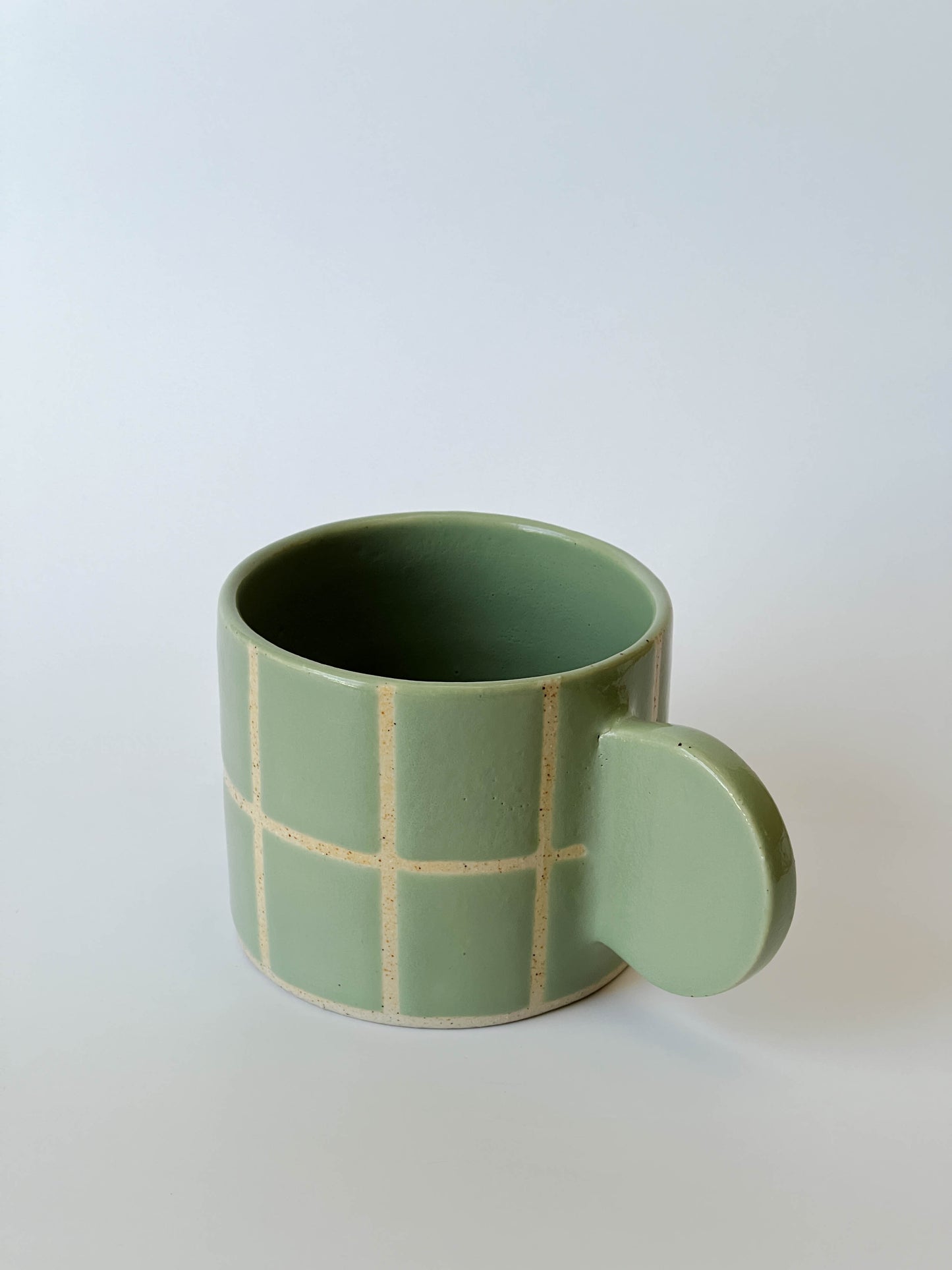 mug (checkered avocado)