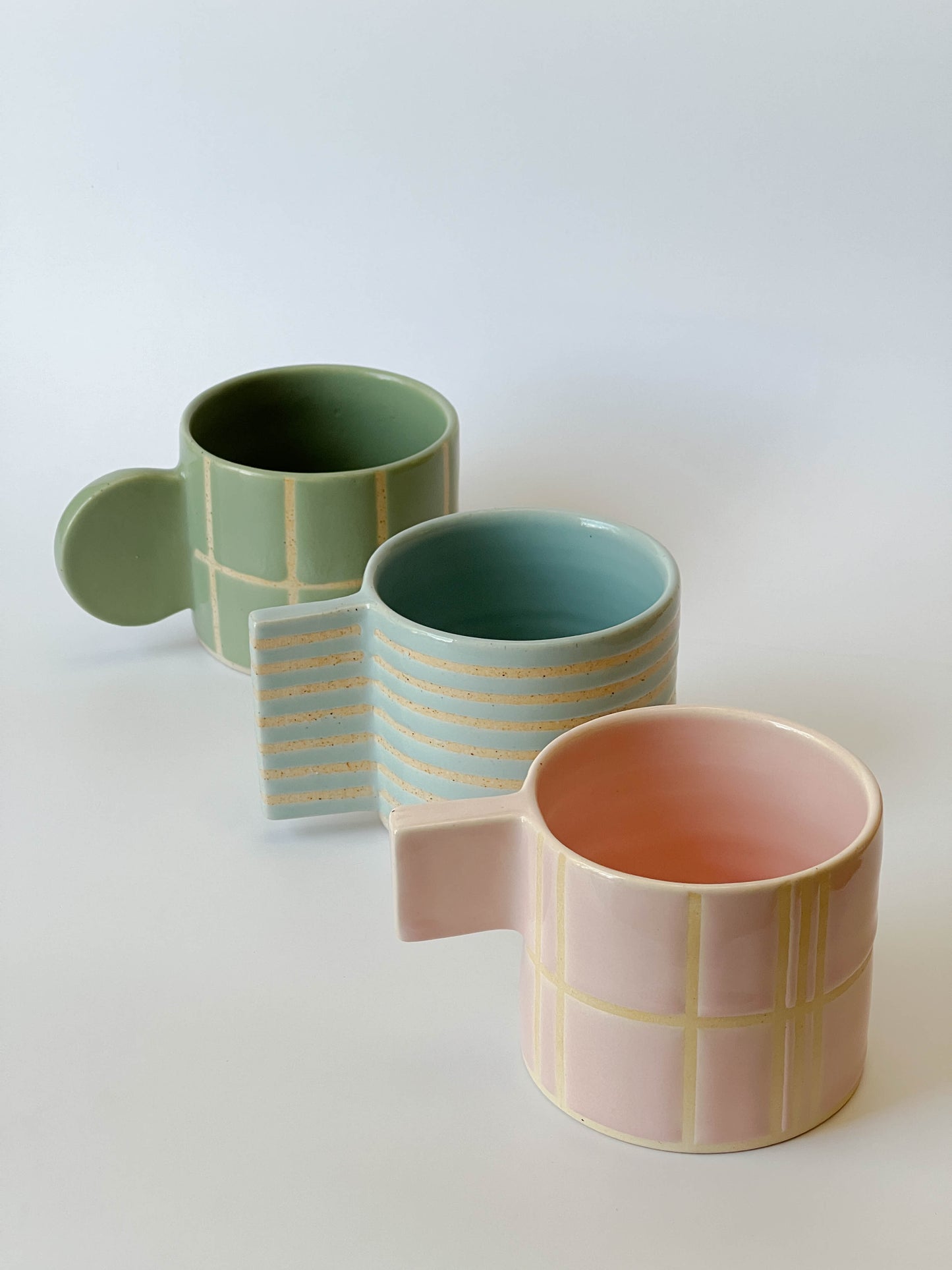 mug (striped baby blue)