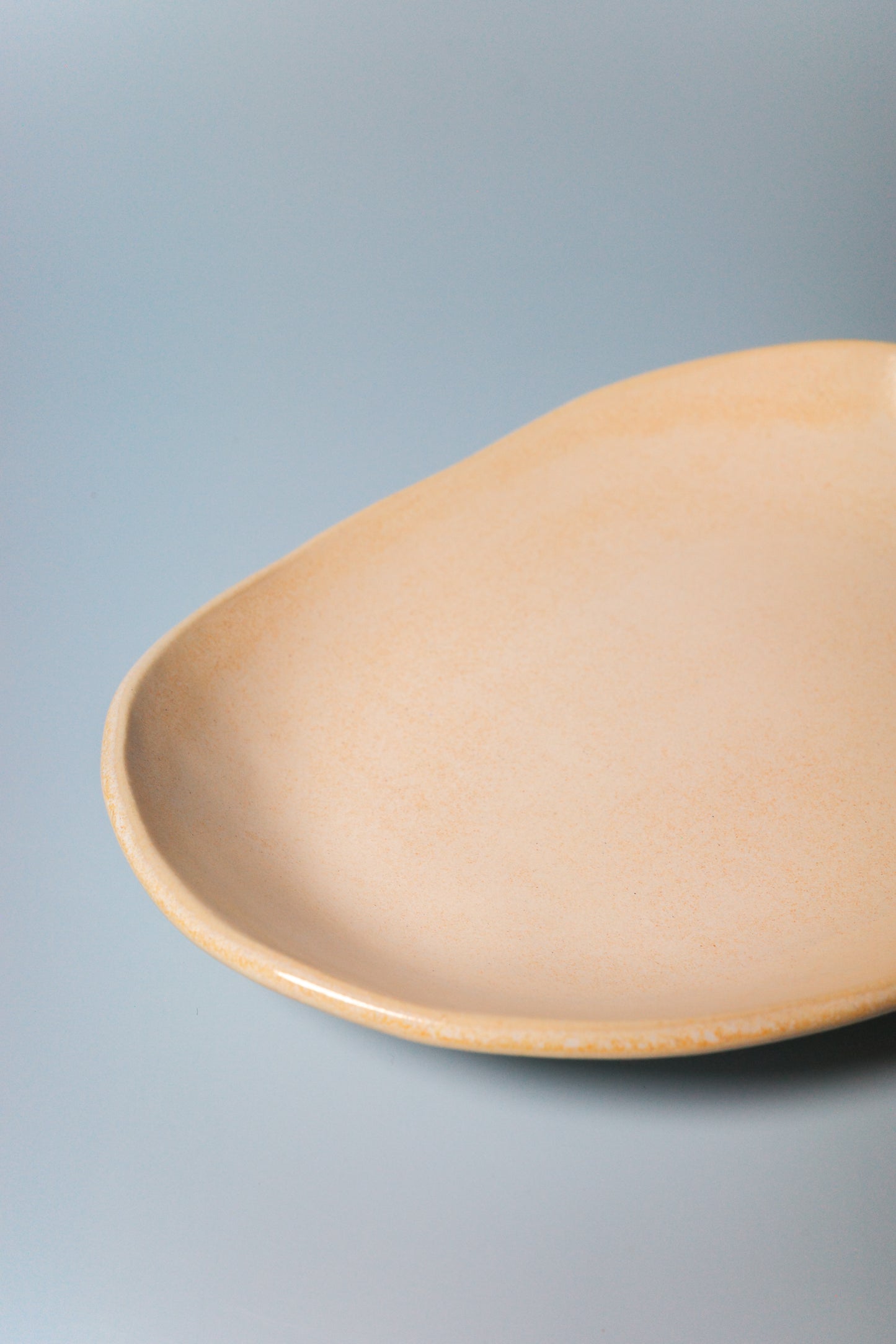 Medium Handbuilt Plate (Sunlit Cream)