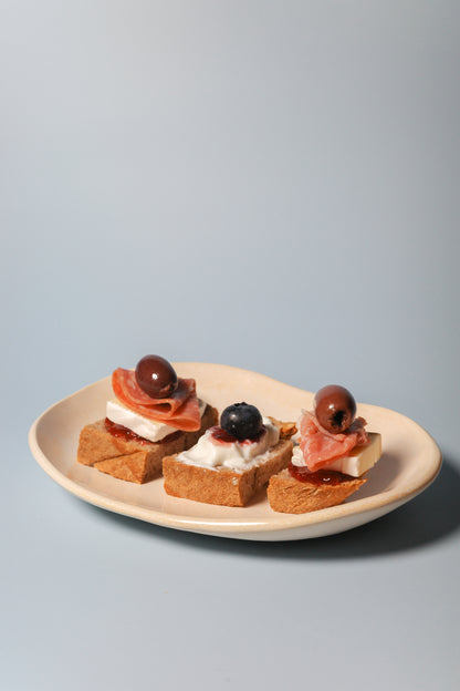 Medium Handbuilt Plate (Sunlit Cream)