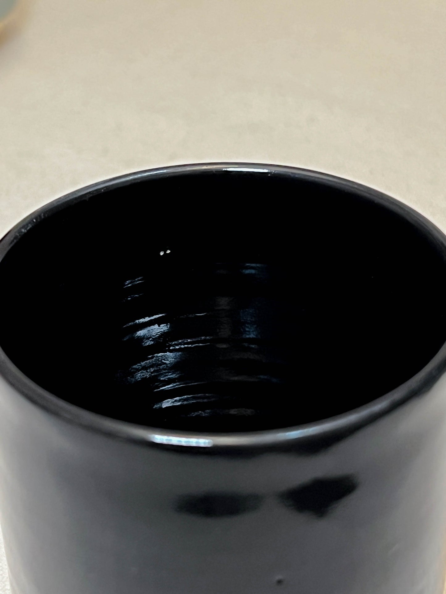 black angled cup (seconds)